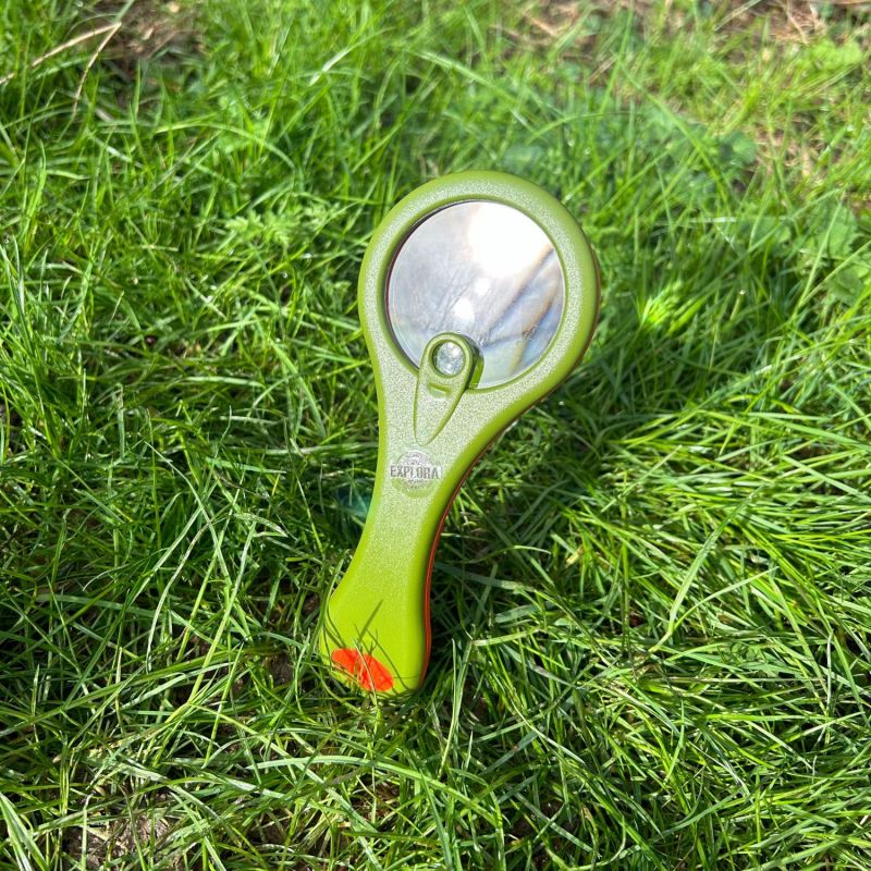 Image d'ambiance de présentation du produit Méga loupe Découverte du Monde - Trousselier